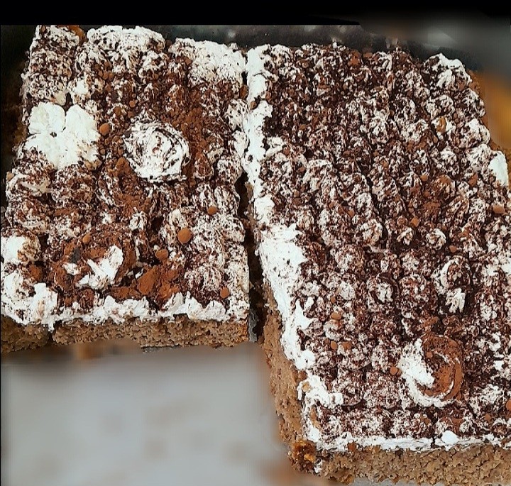 کیک سه شیر قهوه ی شکلاتی با رسپی استاد سمیه رضوان 
مدیر آموزشگاه عطر رضوان بسی خوش مزه ودلبر