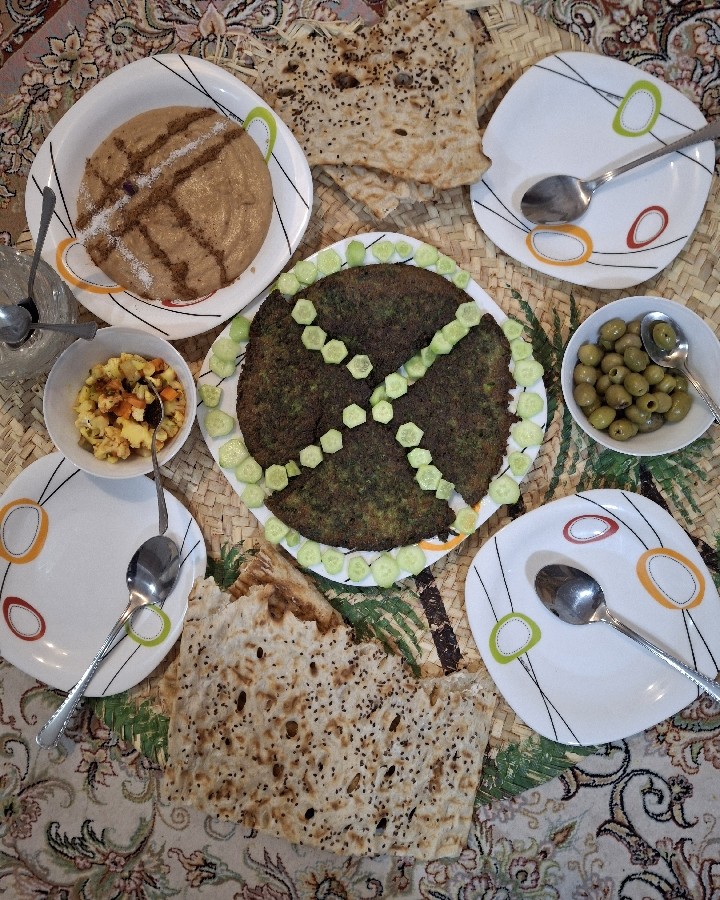 کوکو سبزی و کاچی با شیر