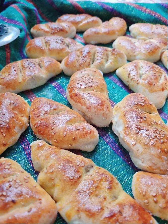 نون‌خُرمایی مامان‌خانوم‌پَز