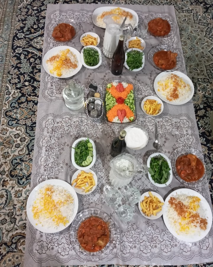 سفره مهمانی ک چیدم 
برا خواهر شوهرم