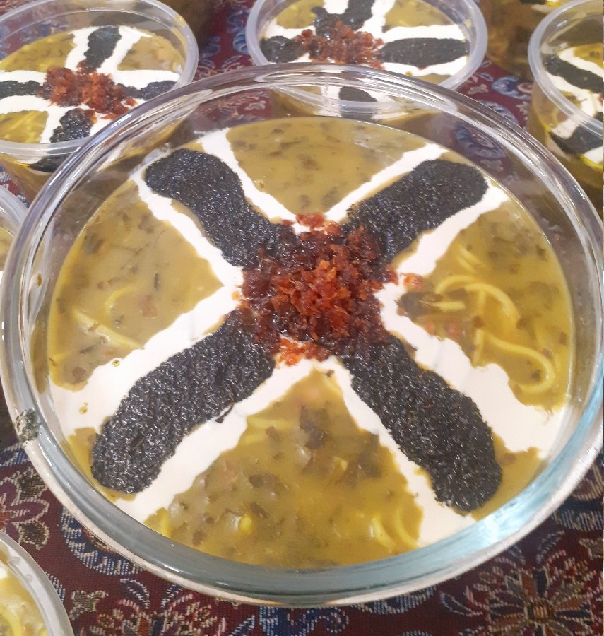 آش رشته برای خیرات 