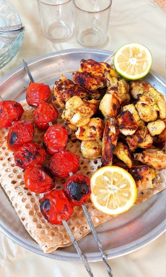 جوجه کباب ماستی    
ورق بزن عزیزم   