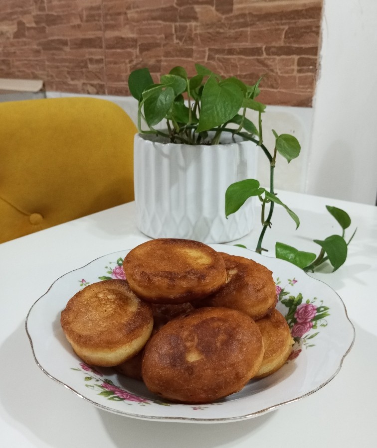 پیراشکی فوری ....چند روز پیش یکی یه کلیپی گذاشته بود دیدم خیلی اسونه درست کردم عالی شد??