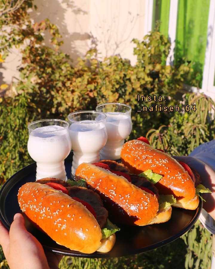 عکس برگر بوقلمون و نان 