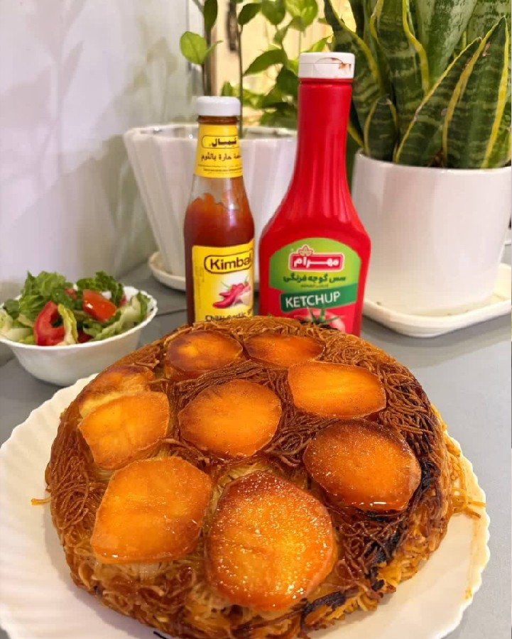 ناهار عجله ای ماکارونی با ته دیگ سیب زمینی?