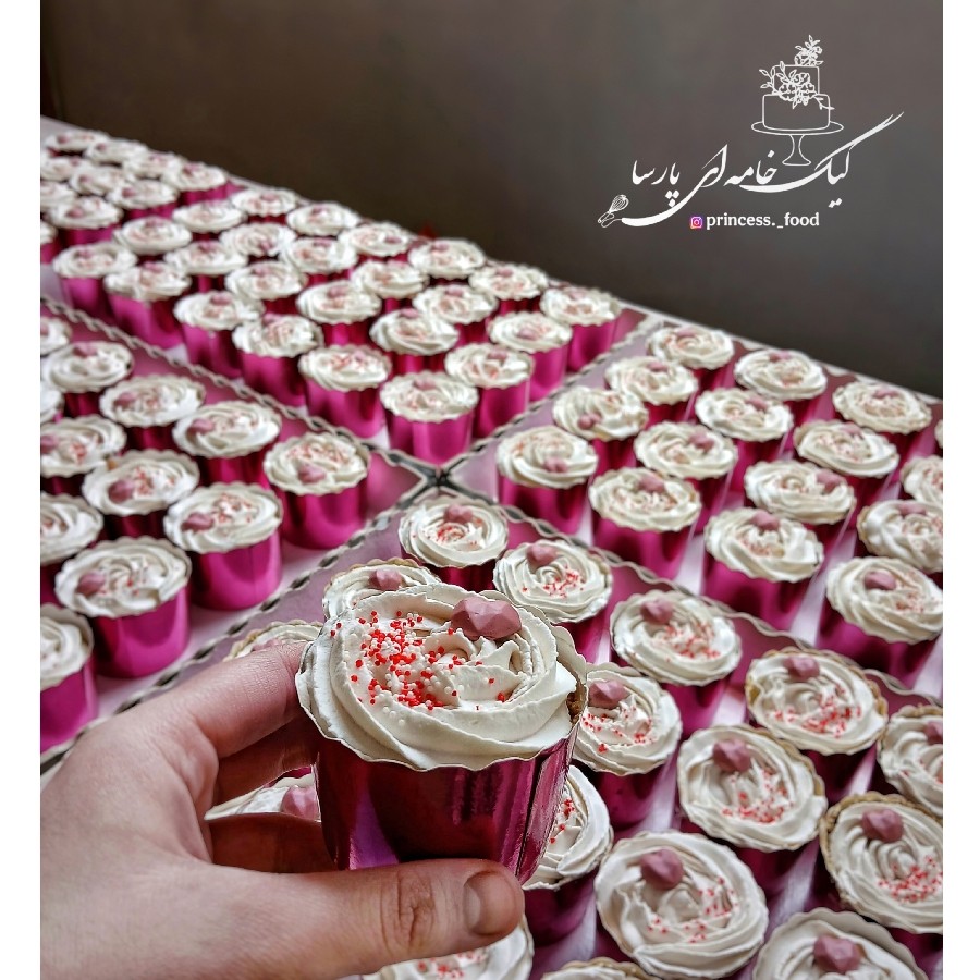 کاپ کیک خامه‌ای