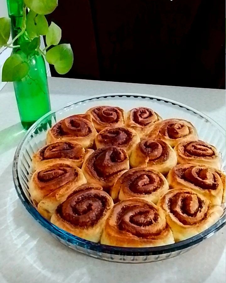 رول دارچینی برای صبحانه