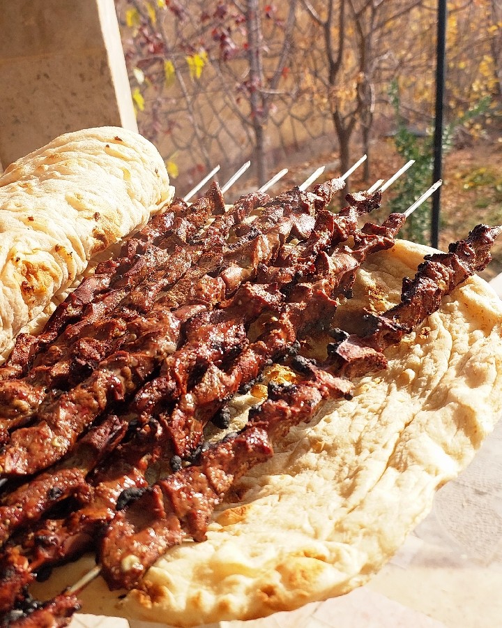 حواست باشه یکبار بیشتر زندگی نمیکنی... :)