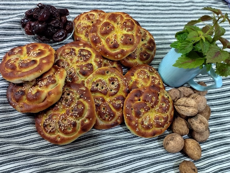 #نون خرمایی 