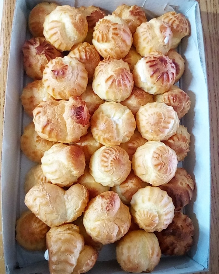 شیرینی نون خامه ای 