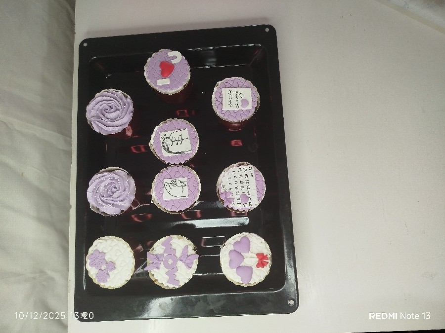 کاپ کیک های فوندانتی 
