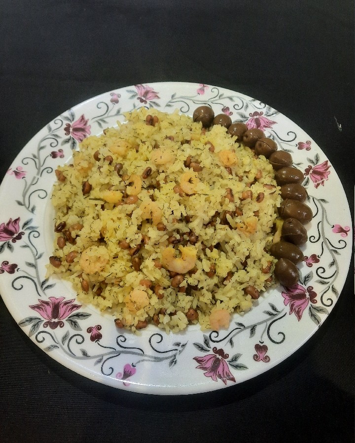 پلو میگو با شوید و لوبیا چشم بلبلی