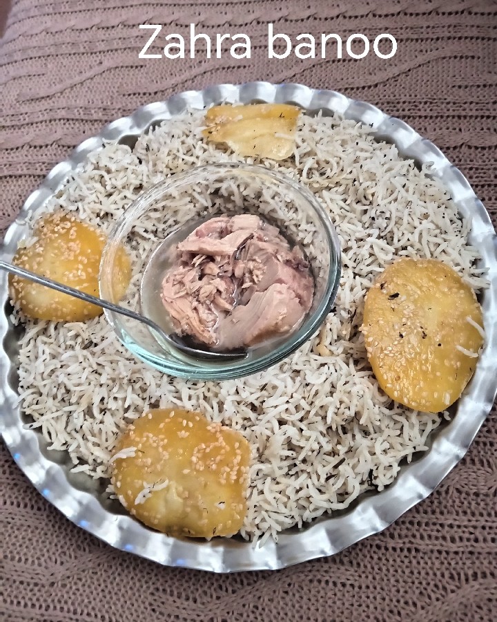 سبزی پلو با تن ماهی جاتون سبز کنارم 