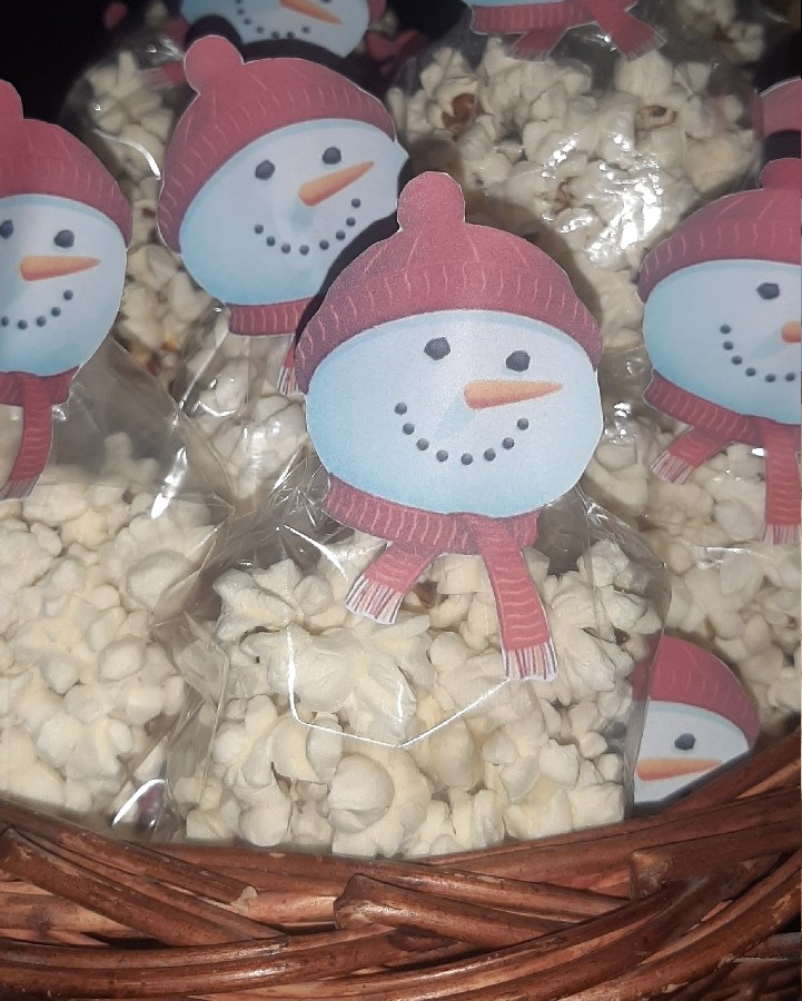 تزیین پفیلا برای جشن یلدا دخترم