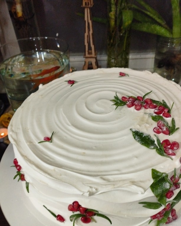 کیک خامه ای یلدایی
