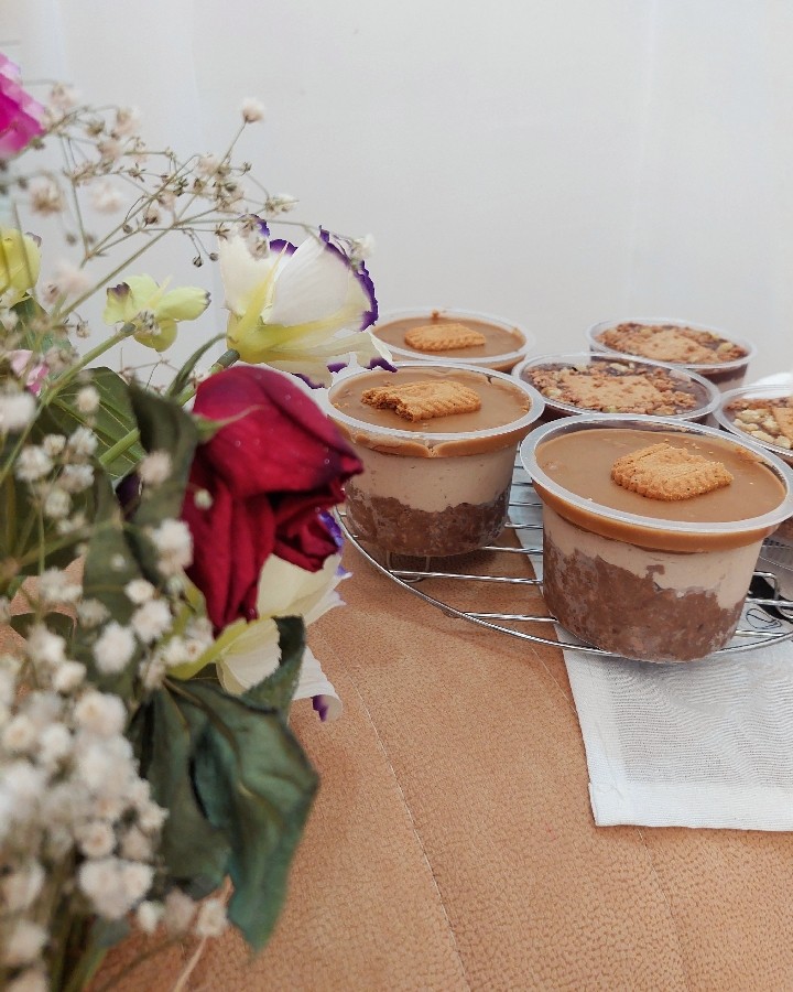 چیزکیک یخچالی لوتوس و شکلاتی 