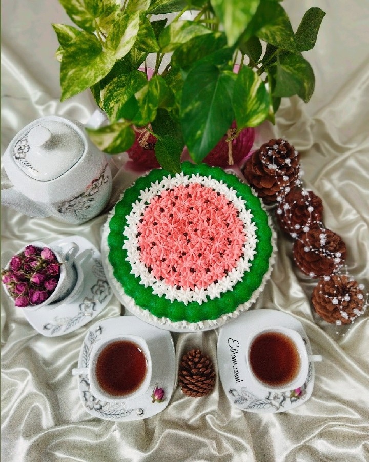 کیک هندوانه یلدایی