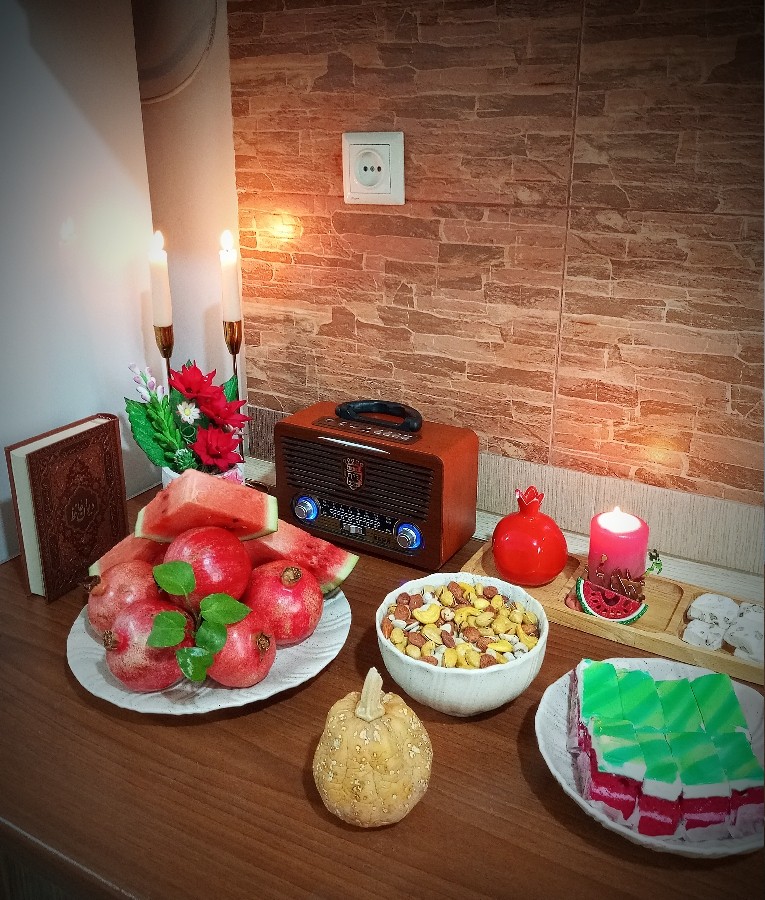 سلام دوستان یلداتون مبارک 