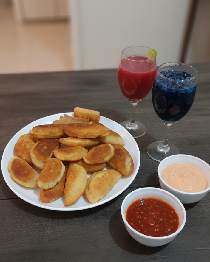 پیراشکی مرغ و قارچ پنیری