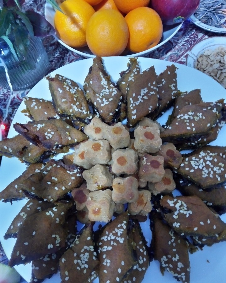 شیرینی یلدا کماچ سهن، نخودچی