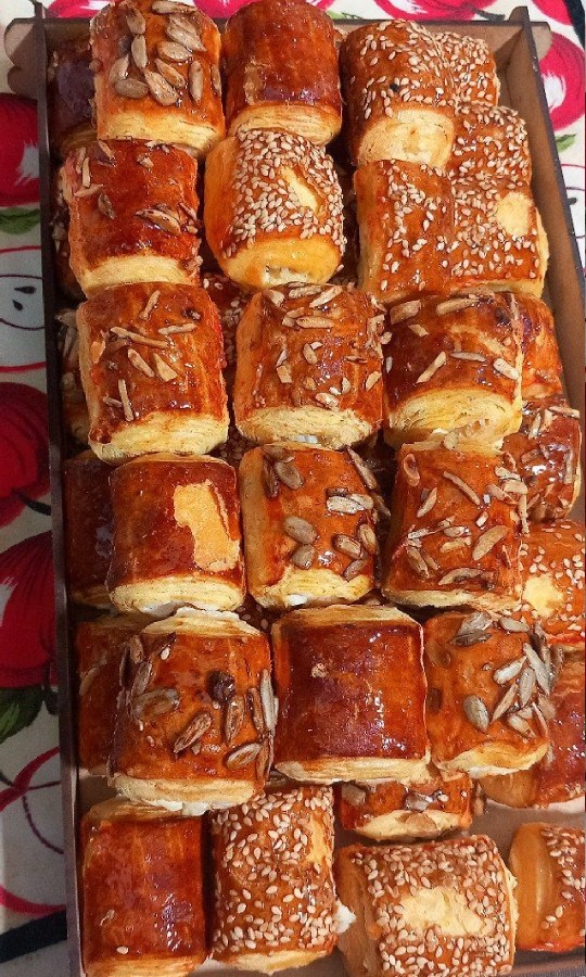 شیرینی دانمارکی خونگی 
ورق بزن عزیزم  