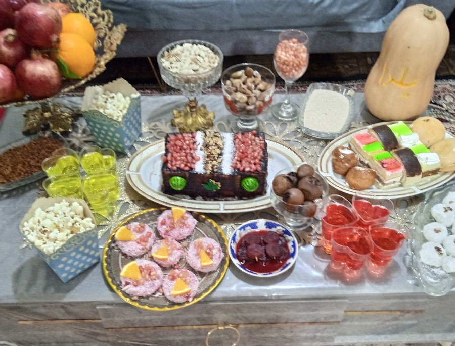 میز یلدای ۱۴۰۴?