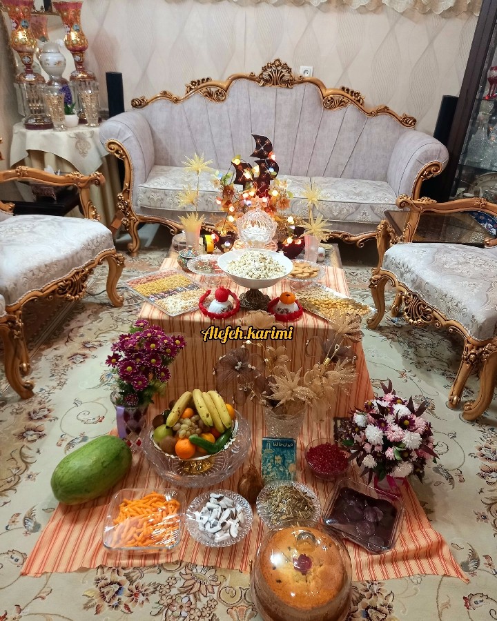 میز شب چله (یلدا)
منزل پدری