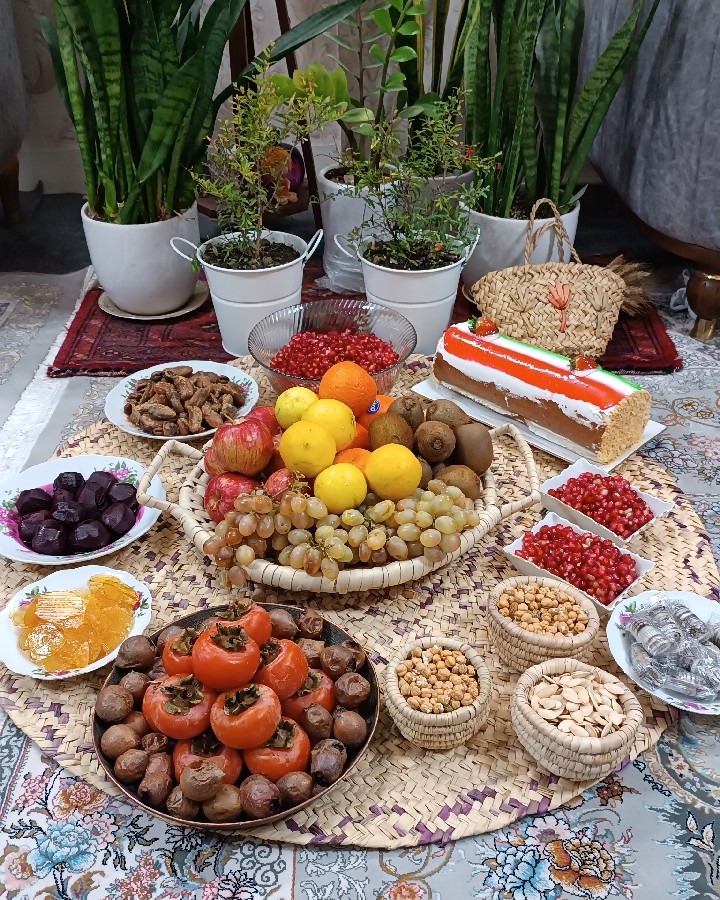 سفره یلدا ۱۴۰۴