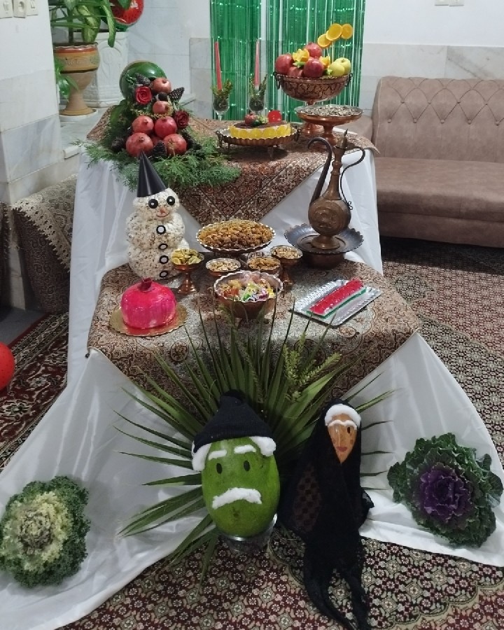 سفره یلدا 
۱۴۰۴/۹/۳۰