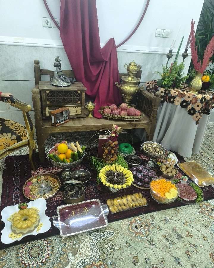 سفره شب یلدا سال ۱۴۰۴ ما