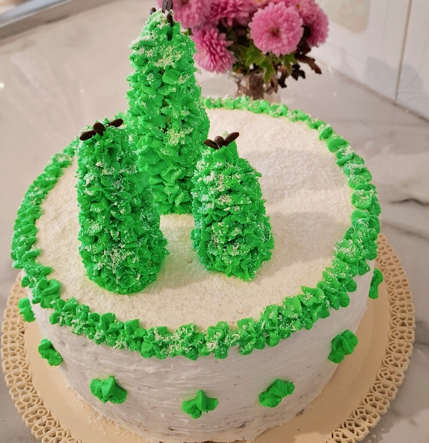 کیک اسفنجی با طرح درخت کریسمس