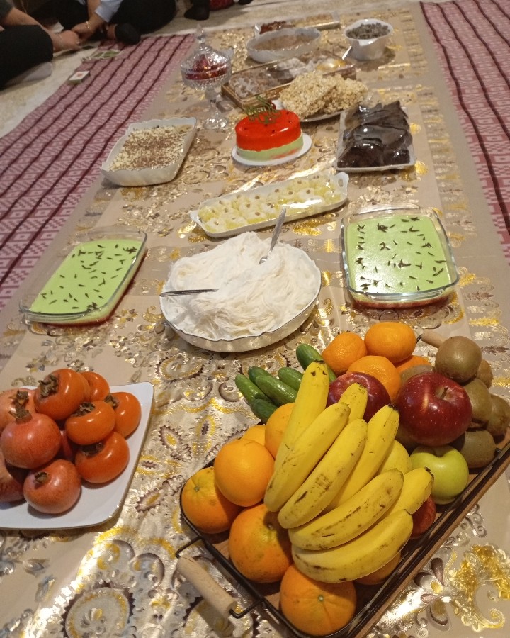 اینم سفره یلدایی
