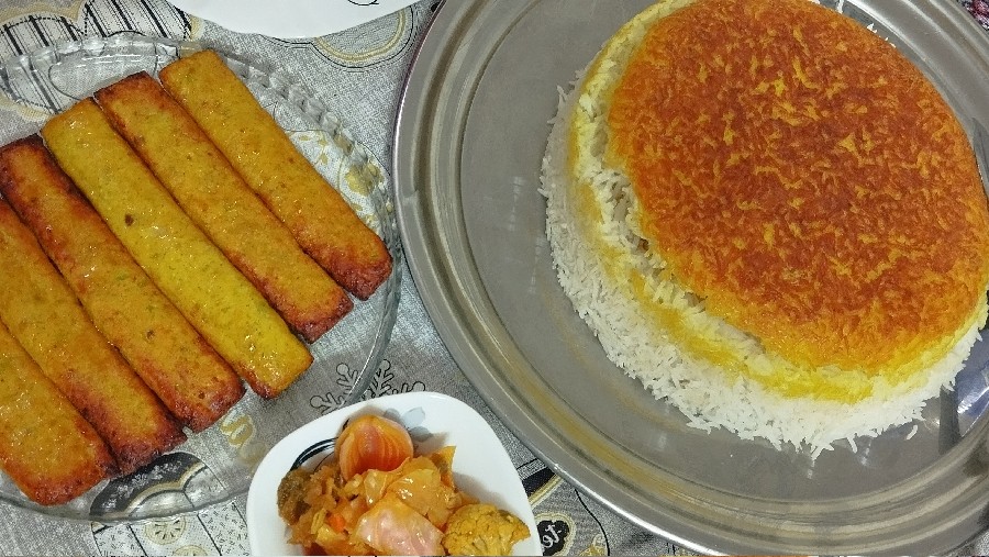 کوبیده مرغ و تهچین 