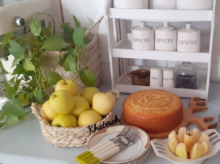 کیک سیب و آش رشته