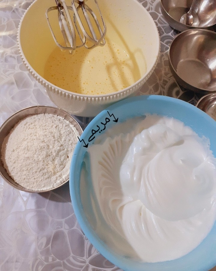 کیک اسفنجی قنادی