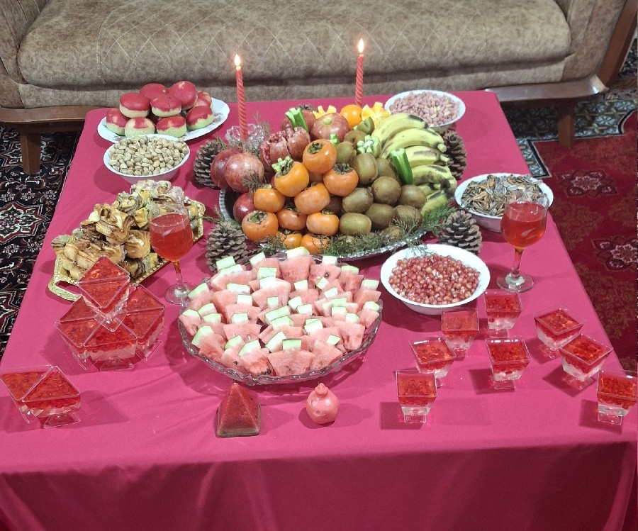 یلدای ۱۴۰۴
یلداتون مبارک 