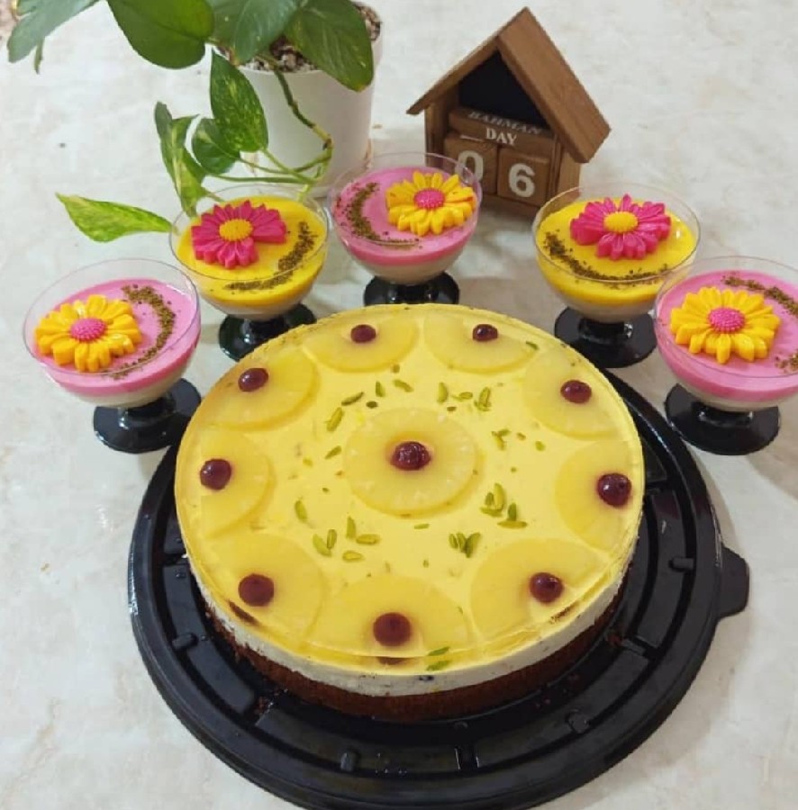 چیز کیک آناناس با پایه کیک کاکائویی 
