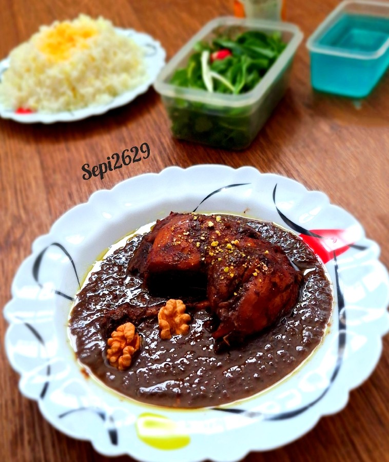 خورش فسنجان با مرغ