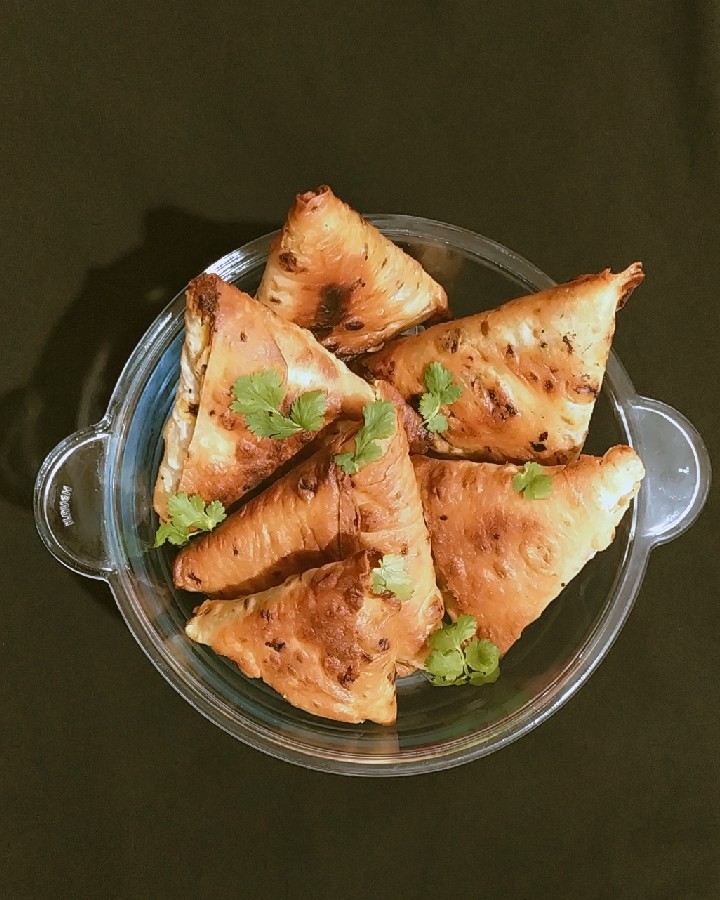 سمبوسه 
کدوم کاربر رو تو پاپیون خیلی دوس داری؟?