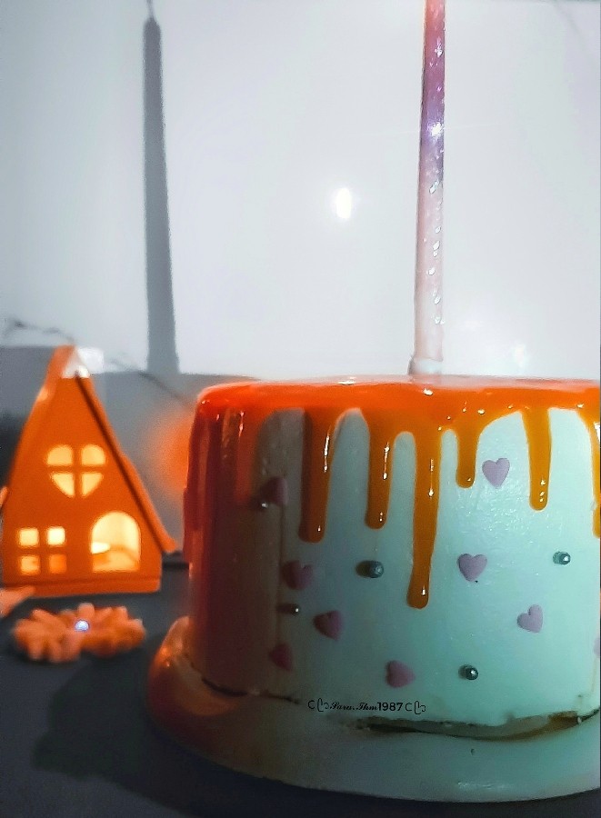 کیک با روکش سس براق فرانسوی