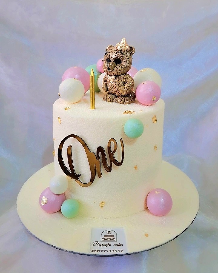 کیک مخملی بچه گانه یکسالگی