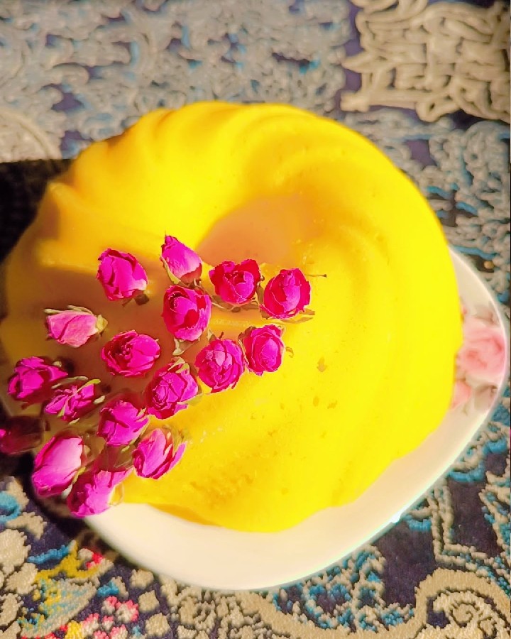 کیک گلاب و زعفران 