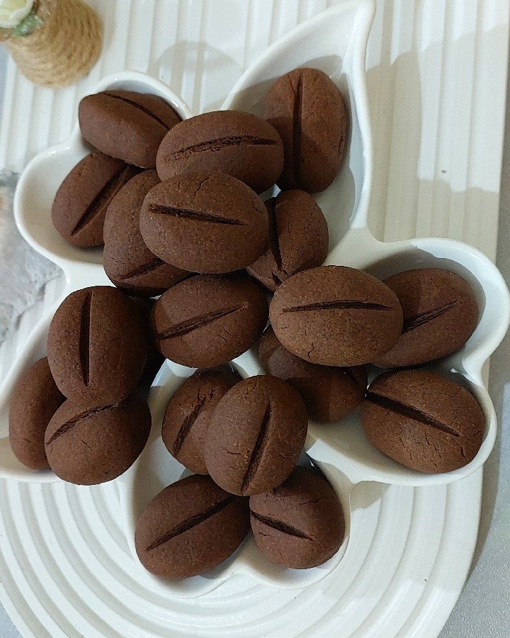 مینی کوکی دانه قهوه
یه طعم عالی واسه کنار قهوه