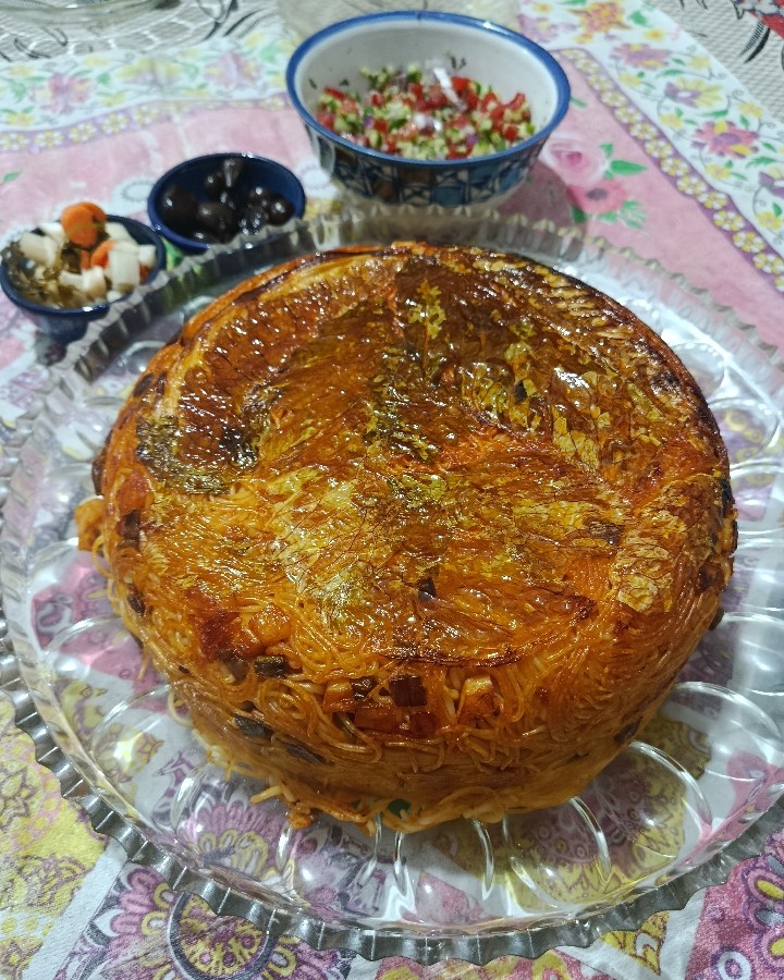 ماکارونی با تهدیگ کاهو 