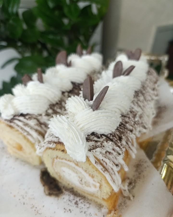 شیرینی رولت