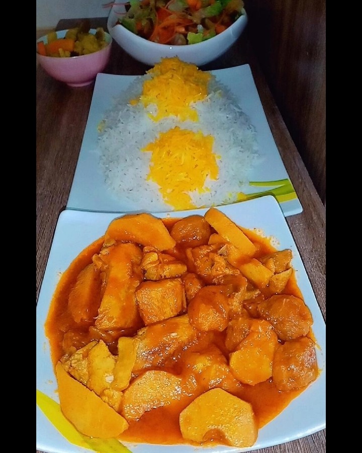 خورشت به الو با مرغ