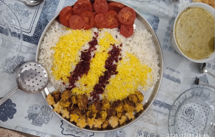 ناهار امروز جوجه حلزونی و سوپ جو در هوای بسیار سرد پاییزی 