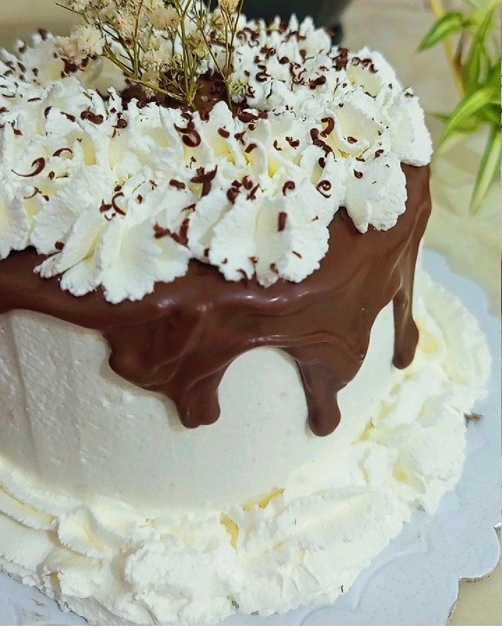 کیک شیفون خامه ای