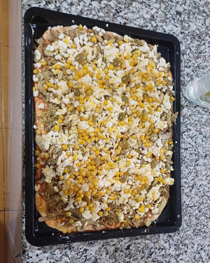 پیتزا گوشت و مرغ