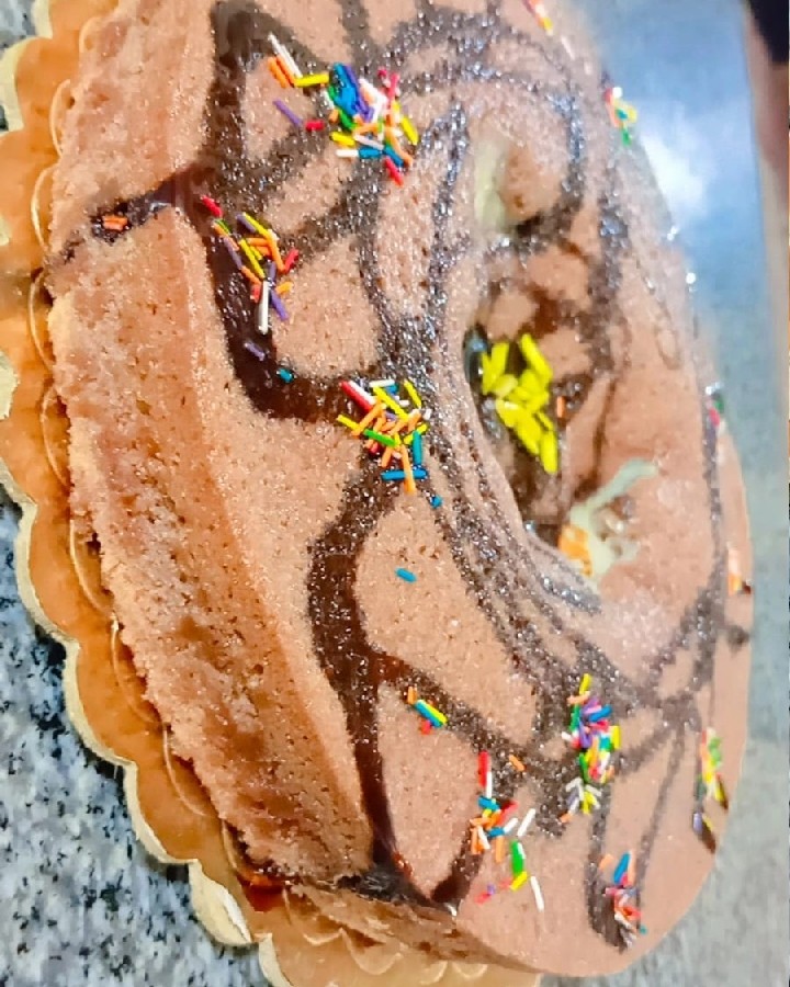 کیک کاکائویی با مغزه نارگیلی 